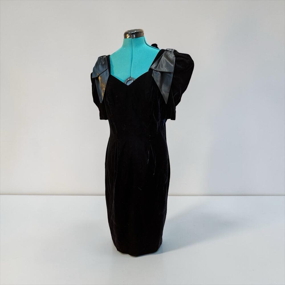 Vintage 1980s Scarlett Nite Black Velvet Cocktail Dress Satin Bow Sleeves 13/14